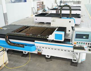 China Wholesale Professional Manufacturer 1000W CNC Fiber Laser Cutting Machine with High Quality